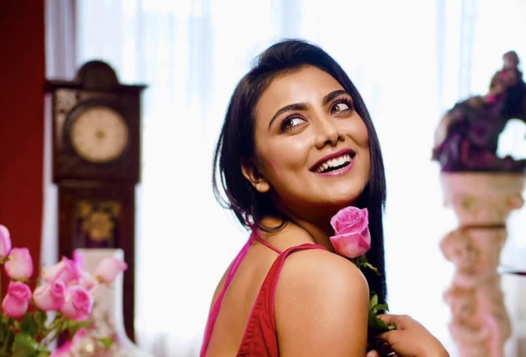 ভালোবাসায় ভাসছেন ইধিকা