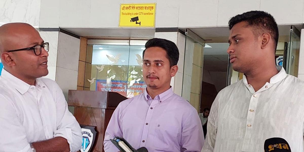 অভিযোগ নিয়ে দুদক কার্যালয়ে সারজিস-হাসনাত