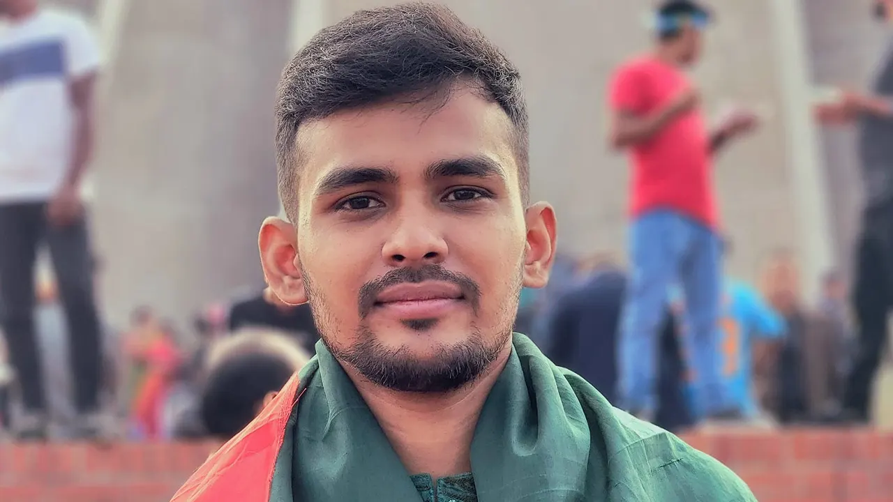 রাজনৈতিক দলে যোগ দেওয়া নিয়ে যা বললেন উপদেষ্টা আসিফ মাহমুদ