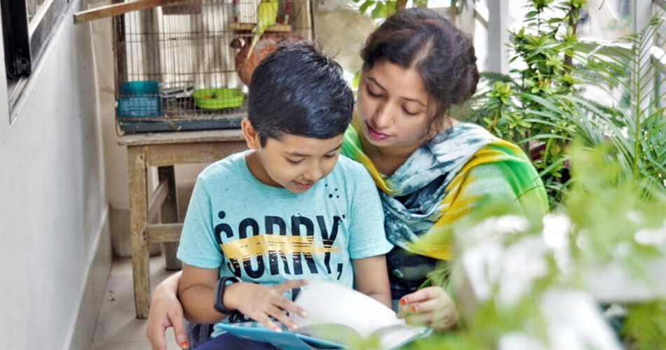যেভাবে শিশুদের পড়ালেখায় মনোযোগী করবেন