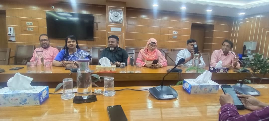 প্রাথমিকের সহকারী শিক্ষকদের কর্মবিরতি স্থগিত