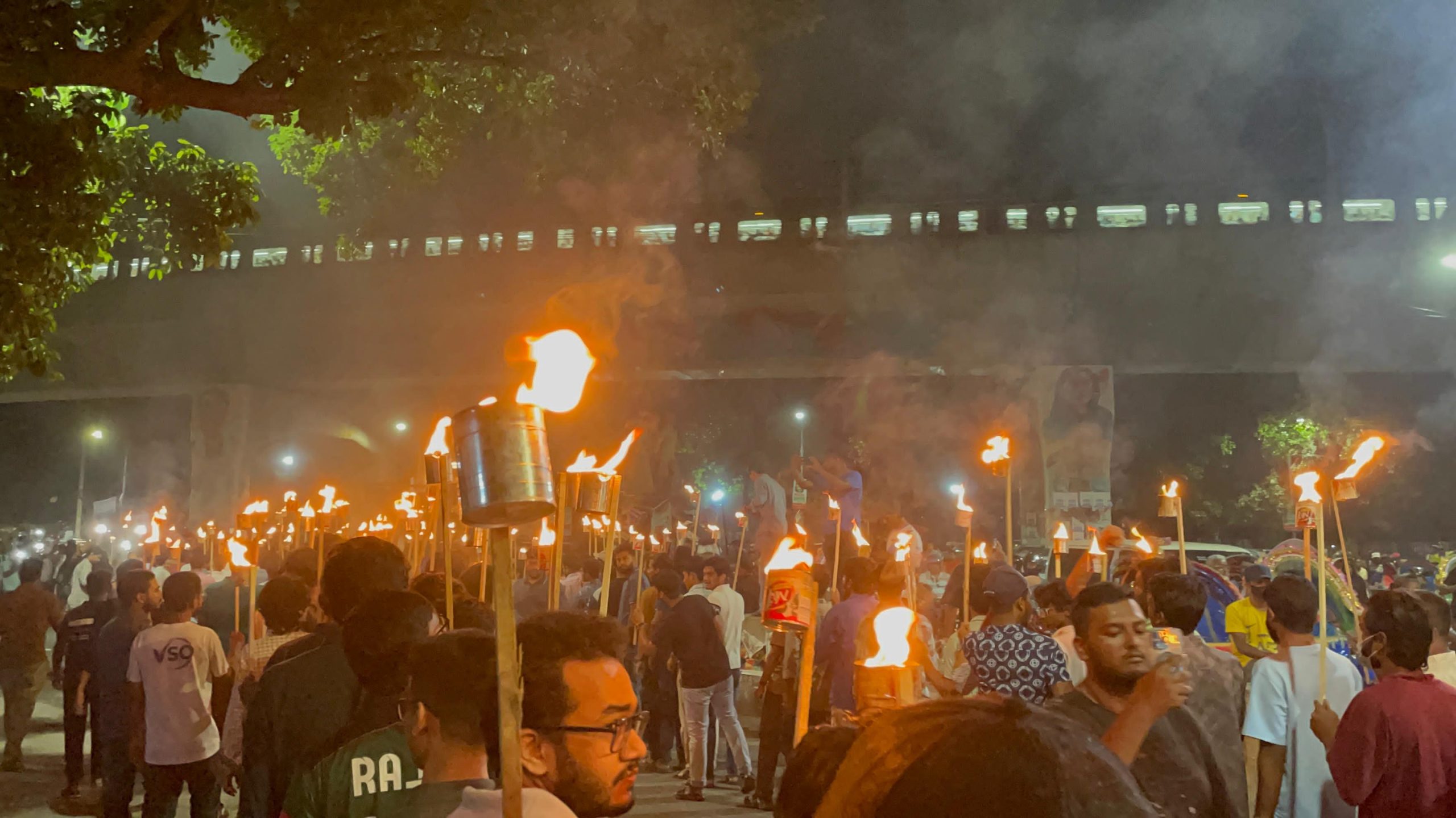 সাম্য হত্যার বিচার দাবিতে ঢাবি ছাত্রদলের মশাল মিছিল
