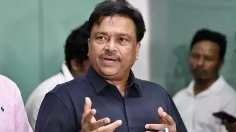 বিসিবি সভাপতির পদ হারালেন ফারুক আহমেদ