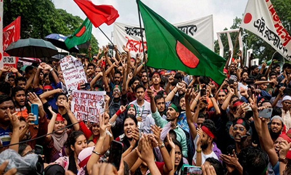 মাসিক ভাতা পাবেন ‘জুলাই যোদ্ধারা’, সরকারি চাকরিতে অগ্রাধিকার