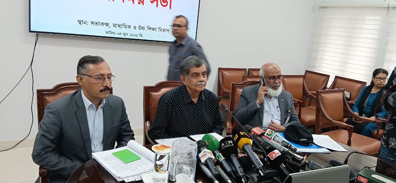 জুলাই থেকে কলেজ পর্যায়ের শিক্ষকদের অনলাইন বদলি শুরু: শিক্ষা উপদেষ্টা