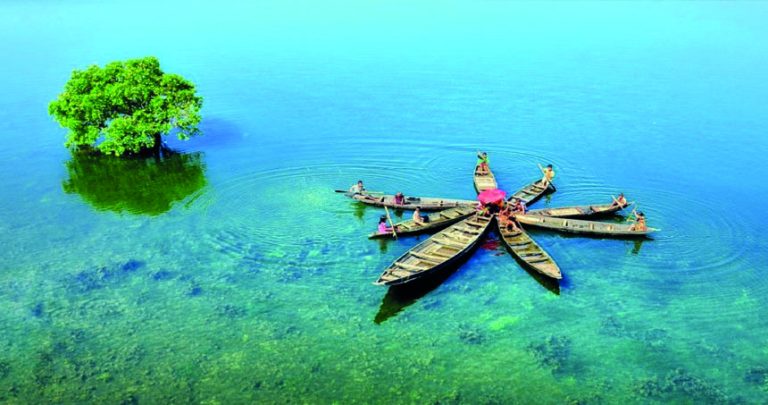 এই বর্ষায় ‍ঘুরে আসুন টাঙ্গুয়ার হাওর
