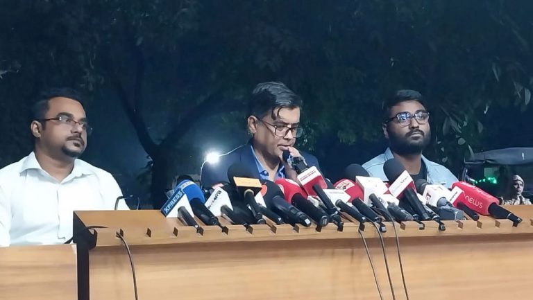 আসিফ-মাহফুজের পদত্যাগপত্র কার্যকর হবে তফসিল ঘোষণার পর